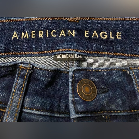 American Eagle Women’s Hi-Rise Dream Distressed Jegging. Size 4 Regular. - Picture 4 of 8